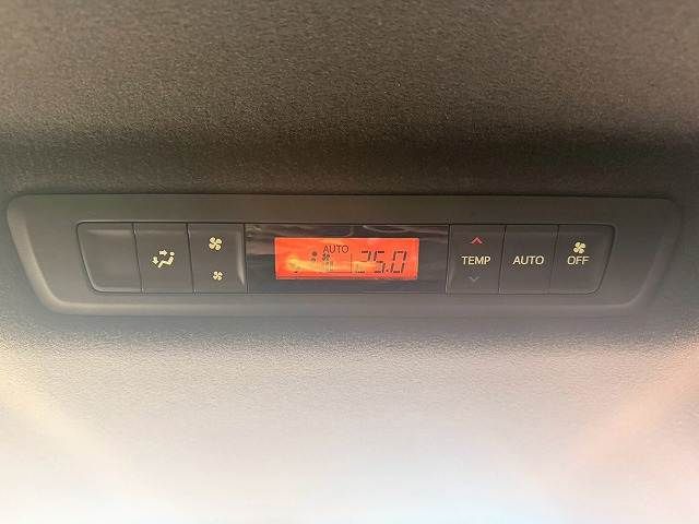 TOYOTA VOXY 2020 Image 31