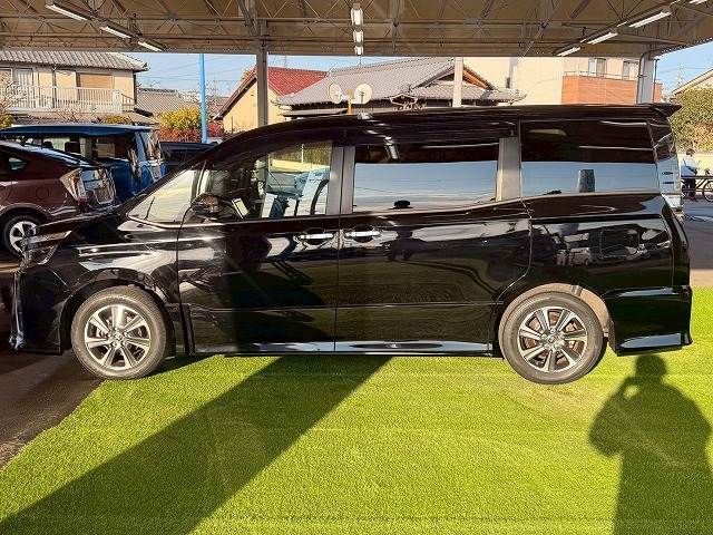 TOYOTA VOXY 2020 Image 31