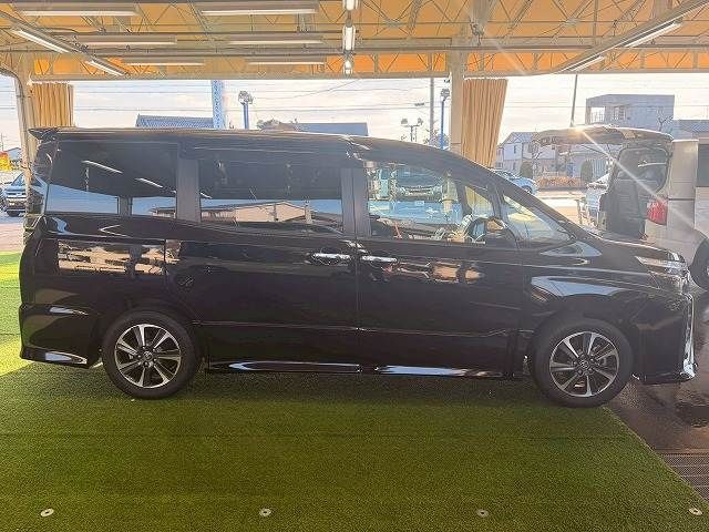 TOYOTA VOXY 2020 Image 31