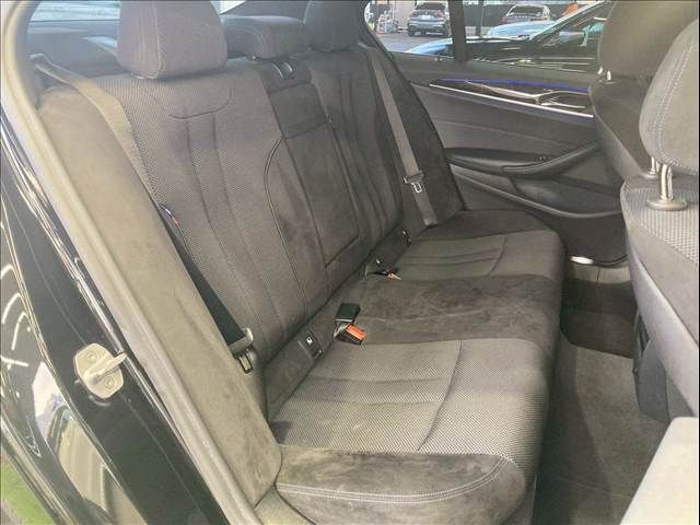BMW 5SERIES SEDAN 2018 Image 31