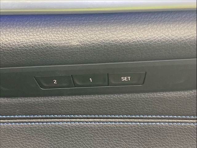 BMW 5SERIES SEDAN 2018 Image 31