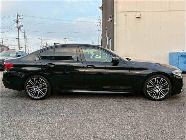BMW 5SERIES SEDAN 2018 Image 31