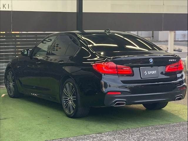 BMW 5SERIES SEDAN 2018 Image 31