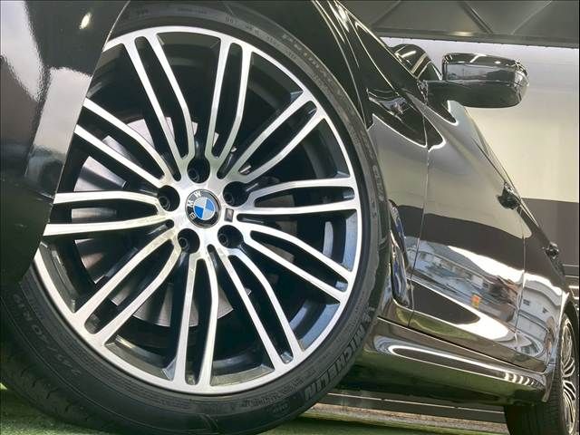BMW 5SERIES SEDAN 2018 Image 31
