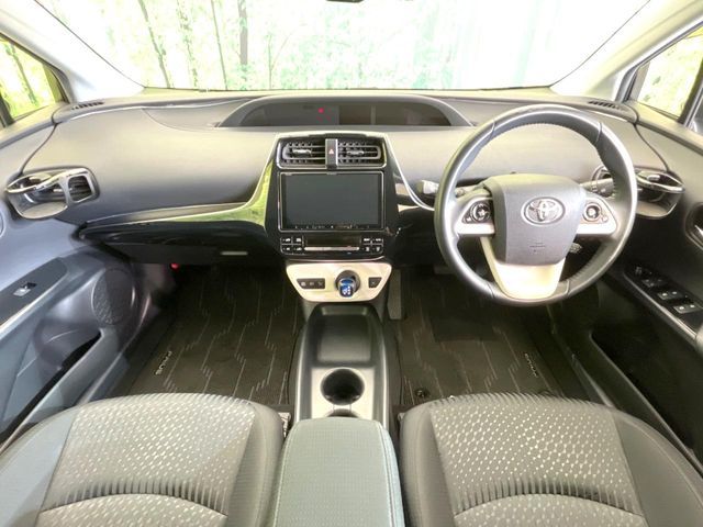 TOYOTA PRIUS 2017 Image 31