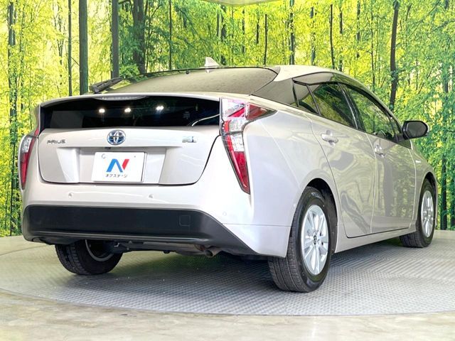 TOYOTA PRIUS 2017 Image 31