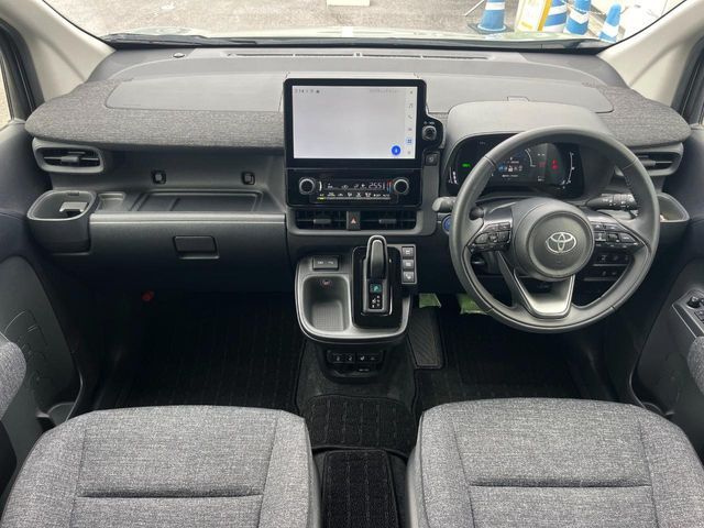 TOYOTA SIENTA HYBRID 2023 Image 31