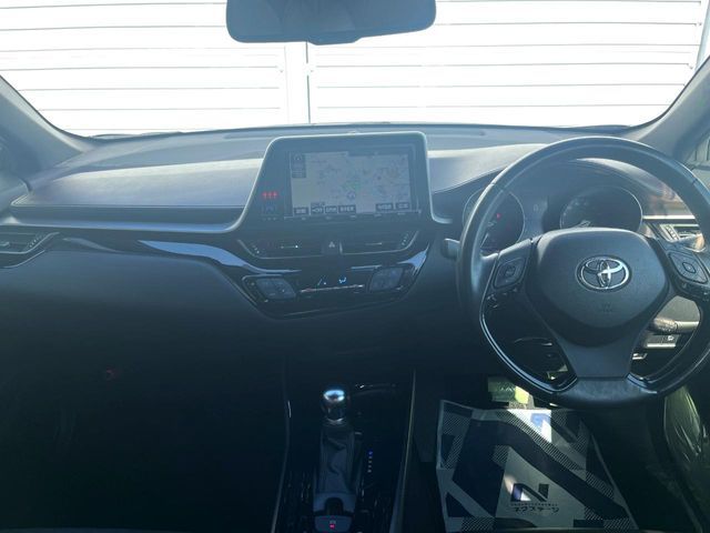 TOYOTA C-HR 2017 Image 31