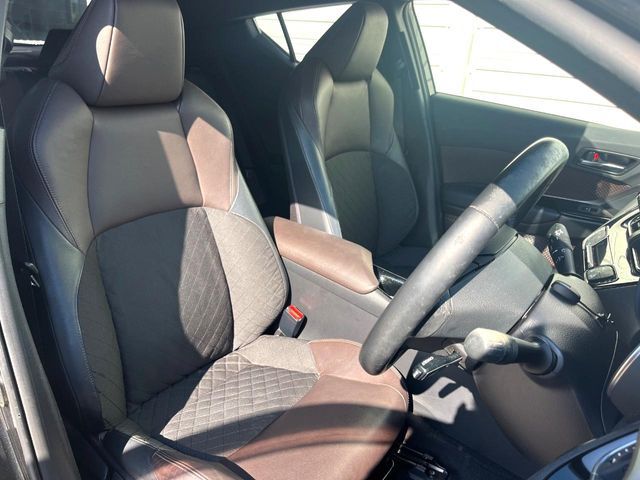 TOYOTA C-HR 2017 Image 31