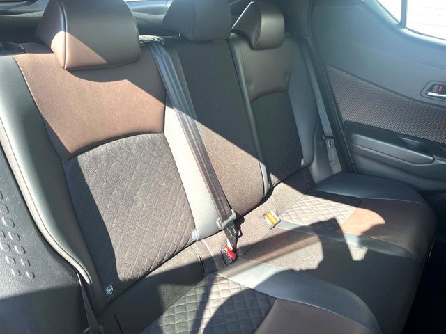 TOYOTA C-HR 2017 Image 31