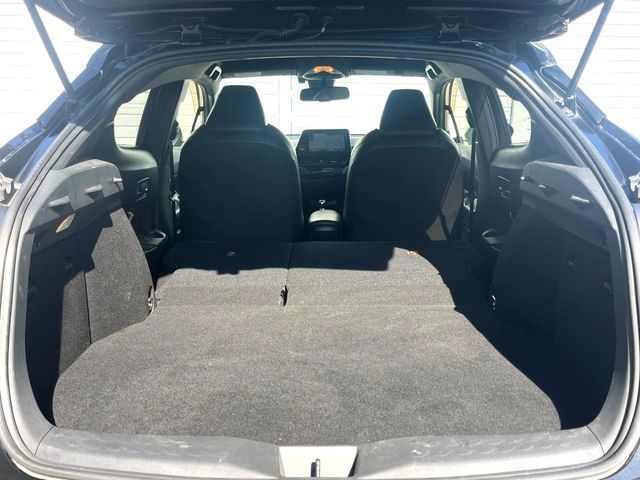 TOYOTA C-HR 2017 Image 31