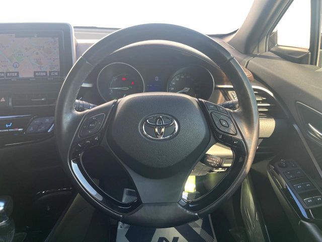 TOYOTA C-HR 2017 Image 31