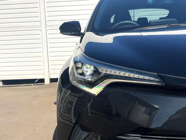 TOYOTA C-HR 2017 Image 31