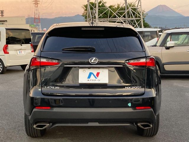 TOYOTA LEXUS NX200T 2015 Image 31
