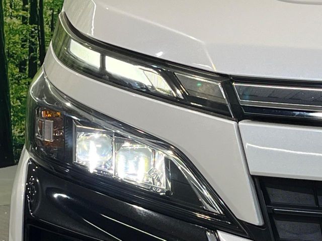 TOYOTA VOXY 2017 Image 31