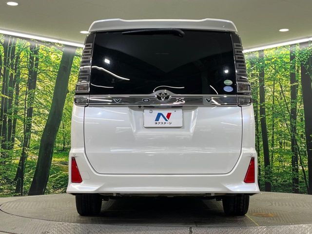 TOYOTA VOXY 2017 Image 31