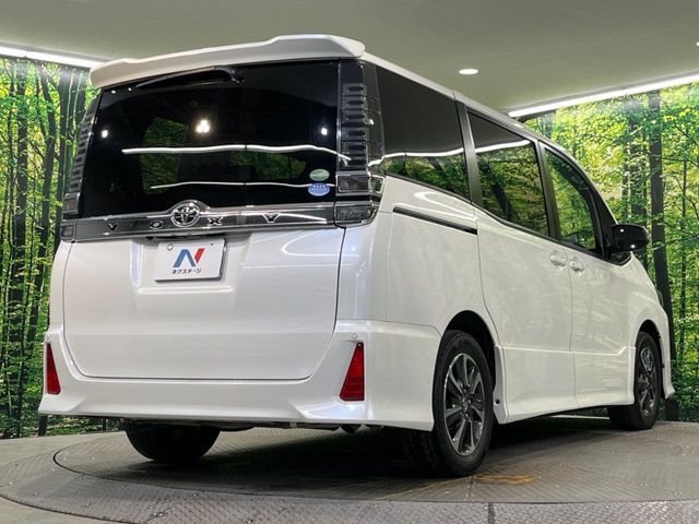 TOYOTA VOXY 2017 Image 31