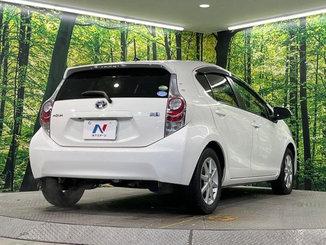 TOYOTA AQUA 2013 Image 31