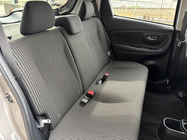 TOYOTA VITZ 2018 Image 31