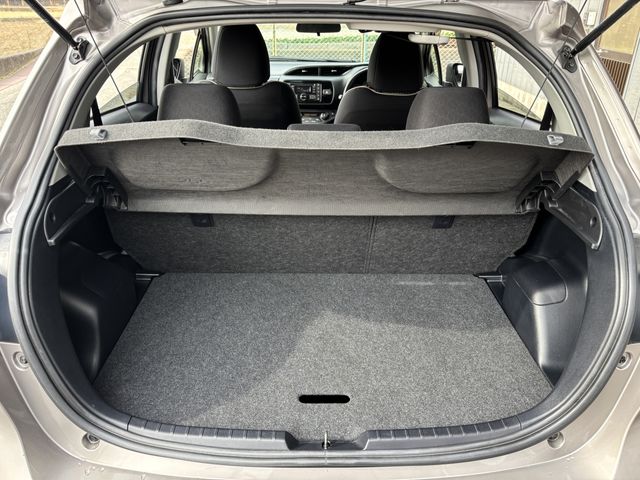 TOYOTA VITZ 2018 Image 31