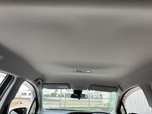 TOYOTA VITZ 2018 Image 31