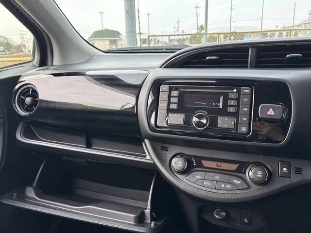 TOYOTA VITZ 2018 Image 31