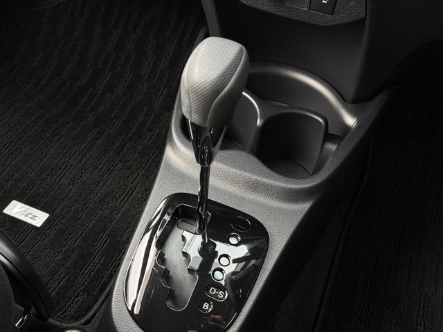 TOYOTA VITZ 2018 Image 31