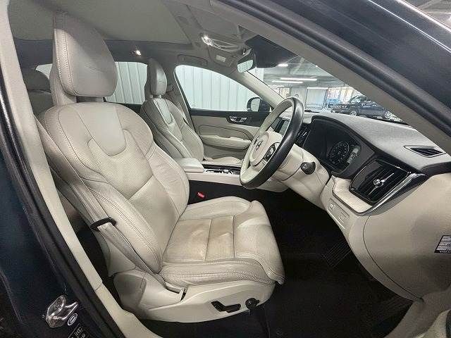 VOLVO XC60 2018 Image 31