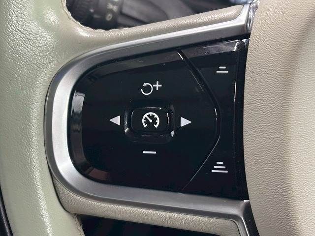 VOLVO XC60 2018 Image 31