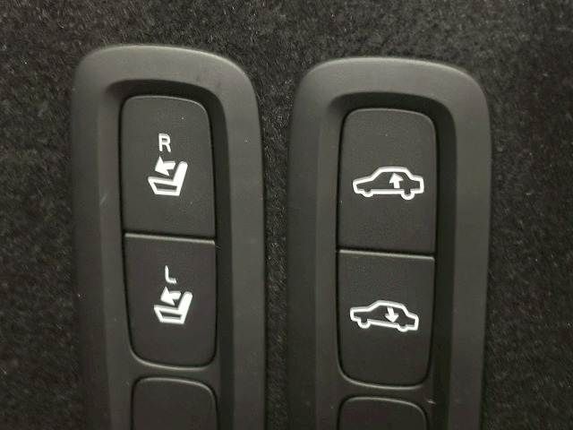 VOLVO XC60 2018 Image 31