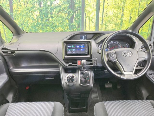 TOYOTA VOXY 2015 Image 31