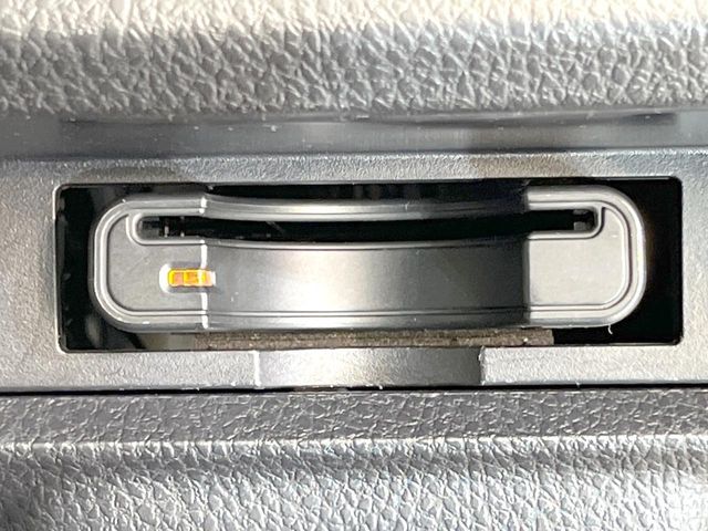 TOYOTA VOXY 2015 Image 31