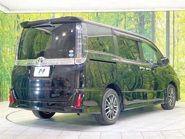 TOYOTA VOXY 2015 Image 31