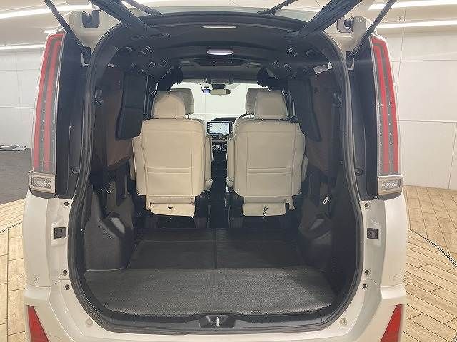 TOYOTA NOAH 2019 Image 31