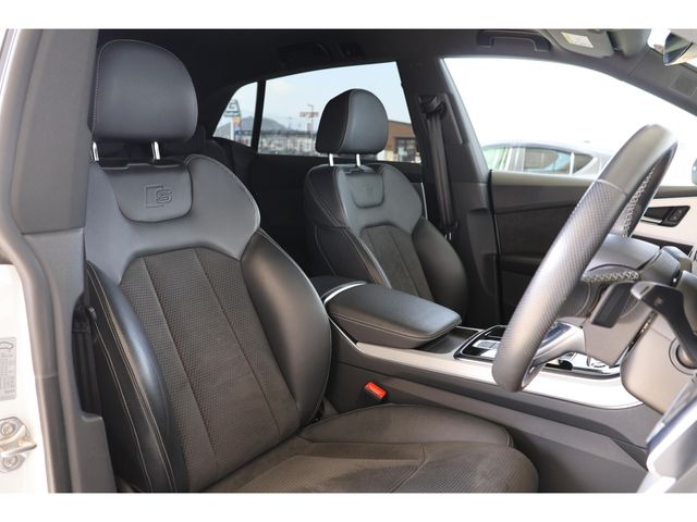 AUDI Q8 2022 Image 31