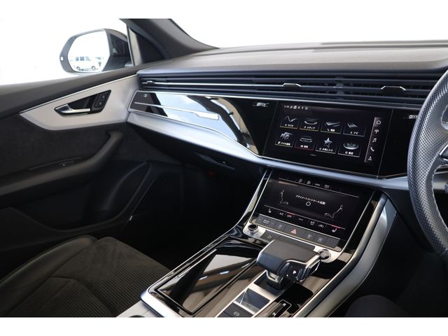 AUDI Q8 2022 Image 31