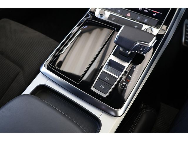 AUDI Q8 2022 Image 31