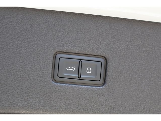 AUDI Q8 2022 Image 31