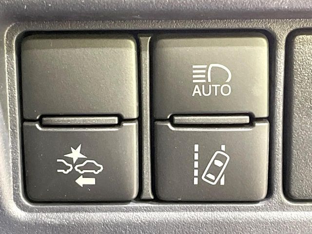 TOYOTA NOAH 2017 Image 31