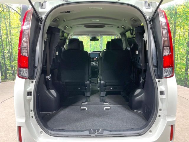 TOYOTA NOAH 2017 Image 31