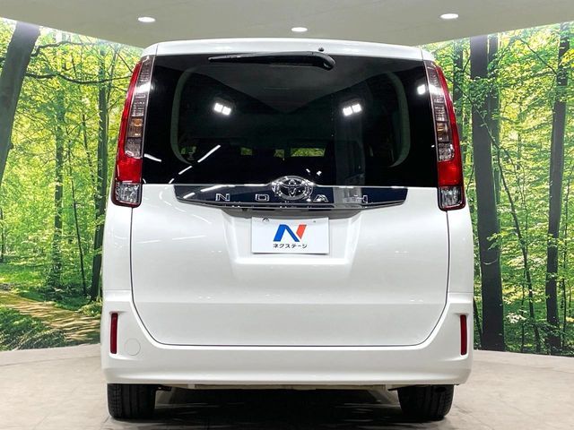 TOYOTA NOAH 2017 Image 31