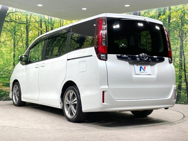 TOYOTA NOAH 2017 Image 31