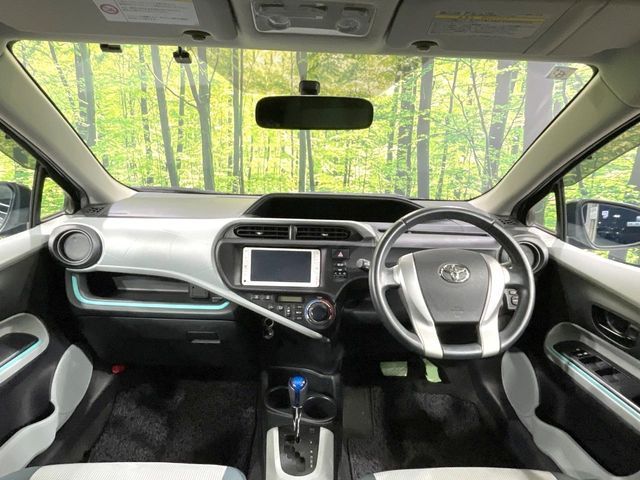 TOYOTA AQUA 2012 Image 31