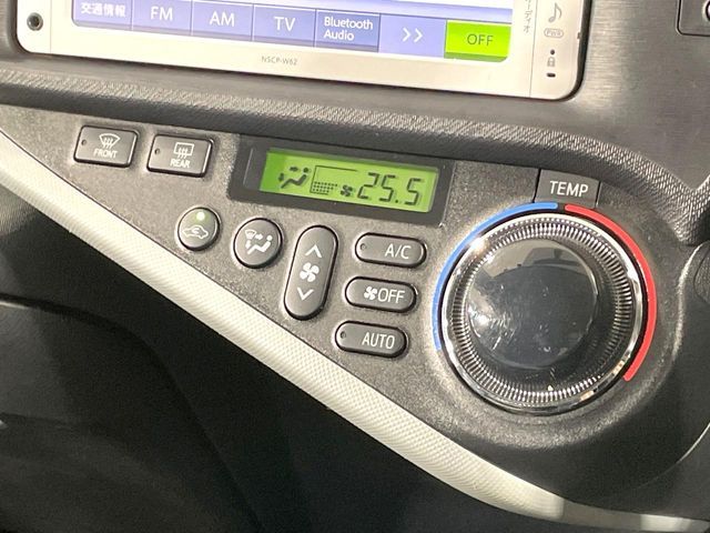 TOYOTA AQUA 2012 Image 31