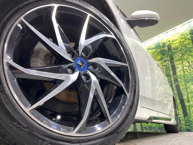 TOYOTA PRIUS 4WD 2019 Image 31