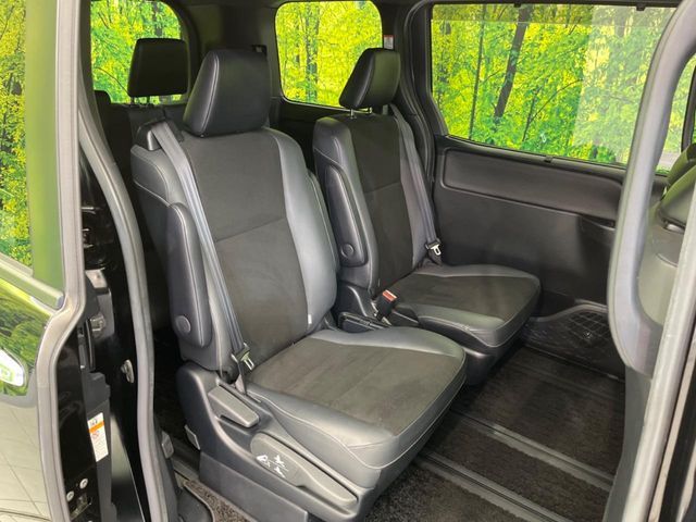 TOYOTA NOAH HYBRID 2020 Image 31