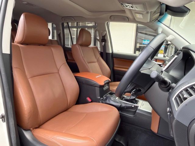 TOYOTA LANDCRUISER PRADO 2022 Image 31