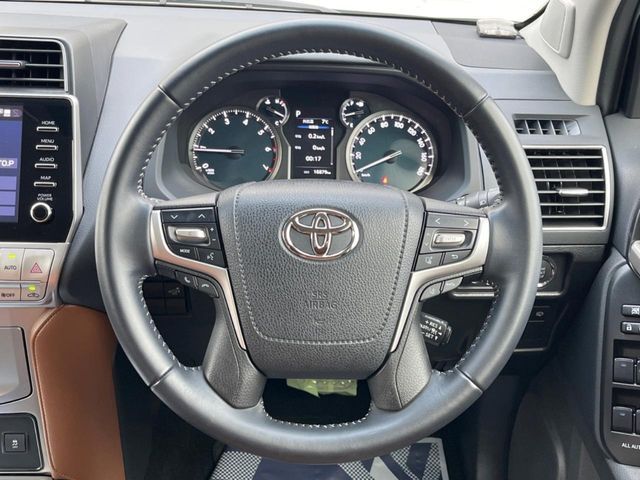 TOYOTA LANDCRUISER PRADO 2022 Image 31