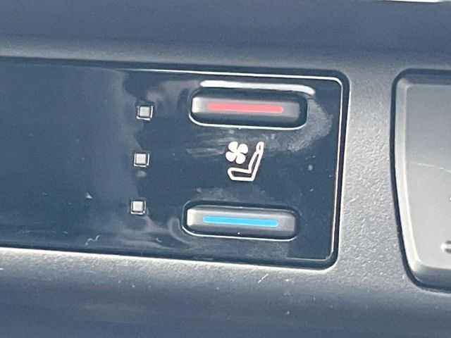 TOYOTA RAV4 HYBRID 4WD 2023 Image 31