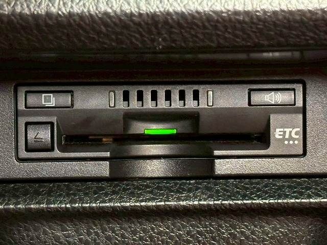 TOYOTA VOXY 2017 Image 31